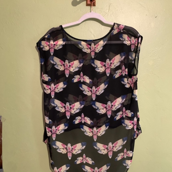 Teenage runway print blouse butterflies SM - Picture 3 of 3